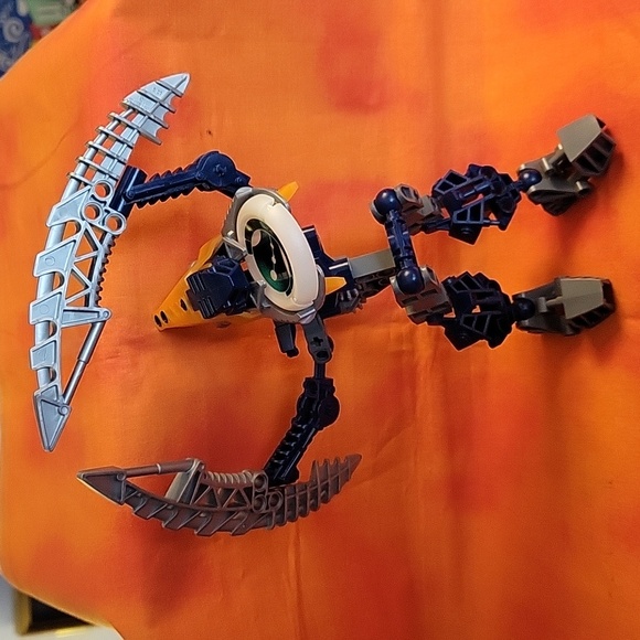  Bionicle Bundle of 4 Sets 8590 8615 8618 8619 Retired